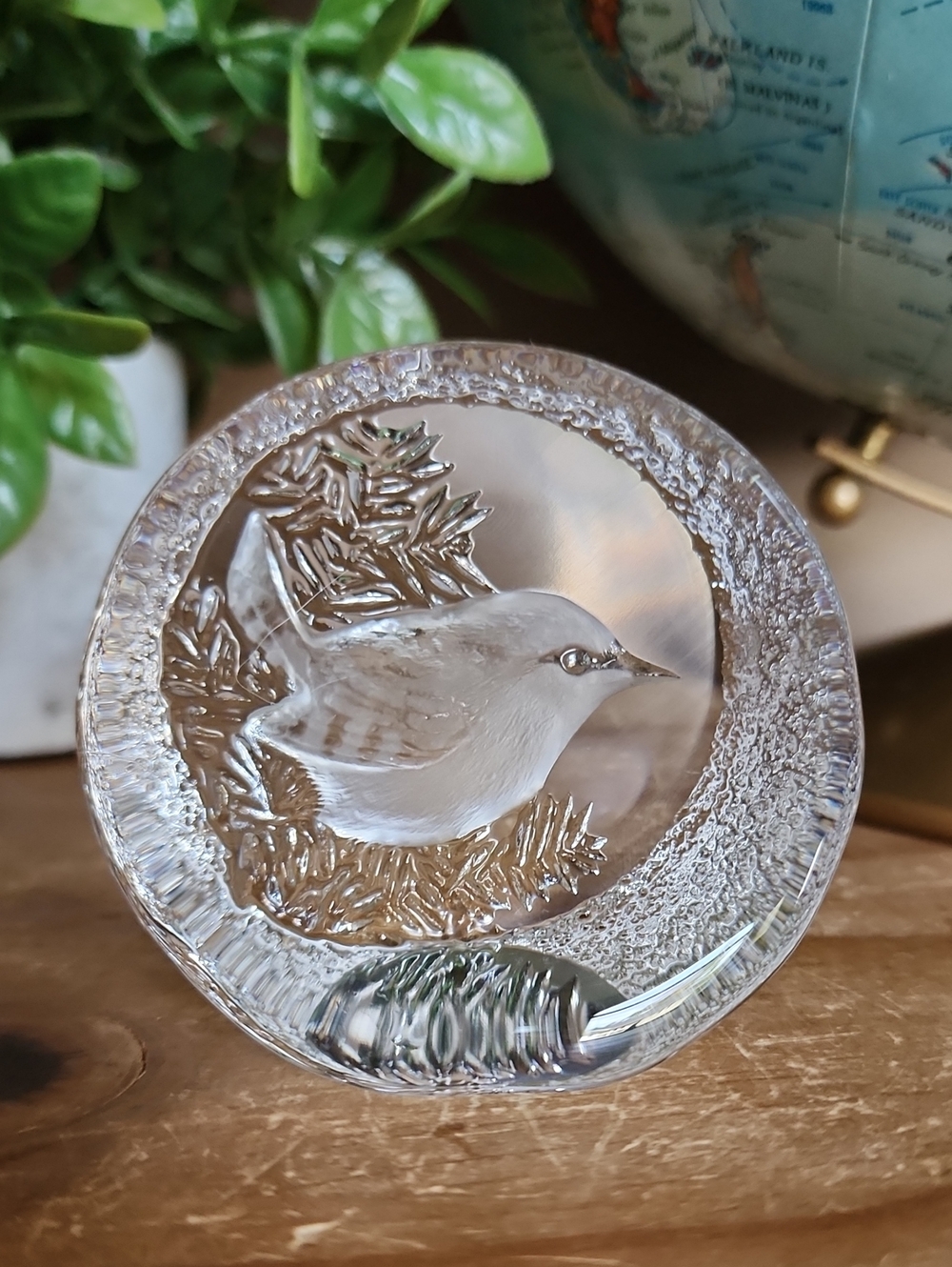 Vintage Mats Jonasson Sweden Signature Collection Bird Paperweight